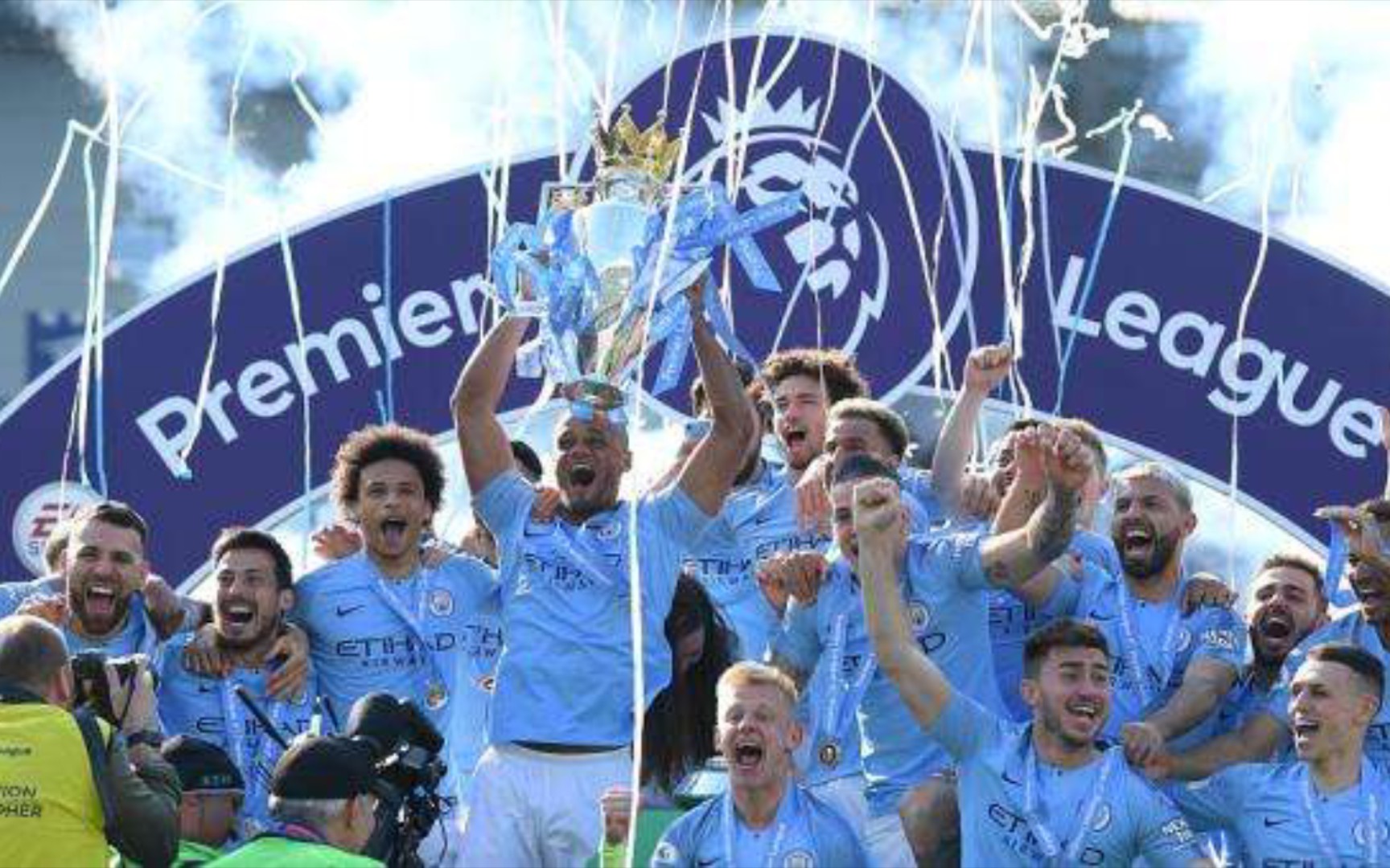 震惊四座 震惊四座